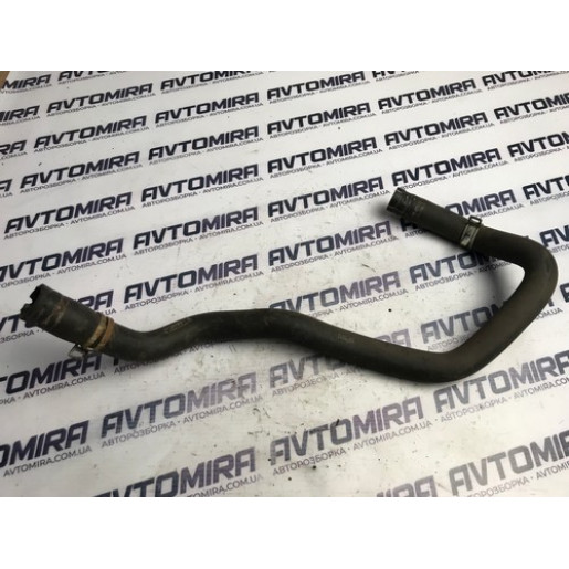 Патрубок системы охлаждения Ford Focus 3 1.6TDCI 2011-2017 AV618274GE